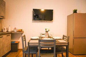 Dining - House MoniK - Apartment 2 (Brindisi)