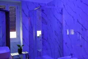 Shower, free toiletries, hair dryer, bidet - House MoniK - Apartment 2 (Brindisi)