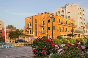 Mặt tiền nơi lưu trú