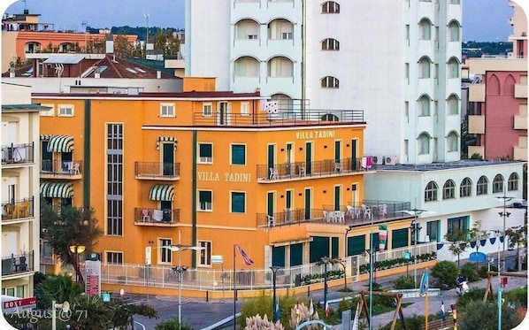 Fachada da propriedade