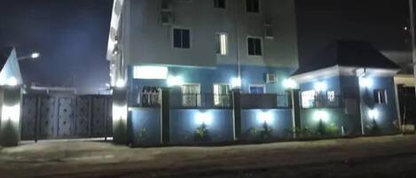 Fasade – kveld/natt