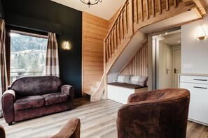 Interior - 150m from resort center, 1st floor, view resort, balcony, tv, 57m², La Clusaz (La Clusaz)