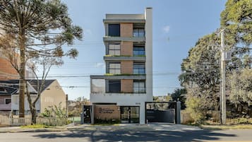 Basic Apartment | Exterior