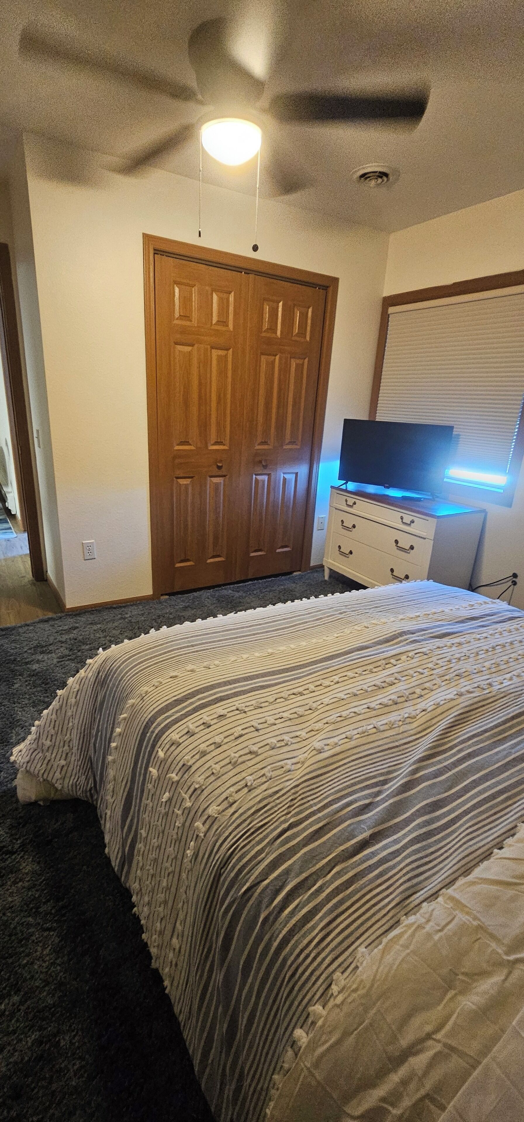 1 chambre, fer et planche à repasser, Wi-Fi, literie fournie