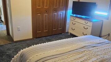 1 chambre, fer et planche à repasser, Wi-Fi, literie fournie