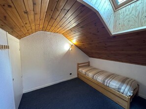 2 bedrooms, internet - 10m from ski slopes, 2nd floor, terrace, tv, ski locker, 41m², Vars (Vars)