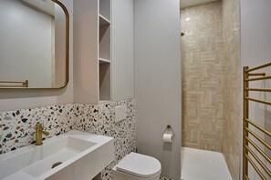 Apartment | Bathroom | Hair dryer, soap - Cosy Apartment Center of Paris (Paris)