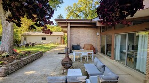 屋外ダイニングエリア