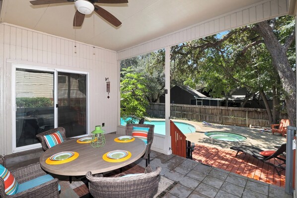 Outdoor dining