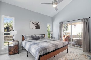 3 bedrooms, desk, iron/ironing board, WiFi