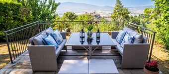 Charming Tuscany style home with AC and heater in beautiful Umbria.