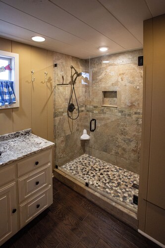 Cozy Cabin Retreat - 1BR Cabin w Nature 