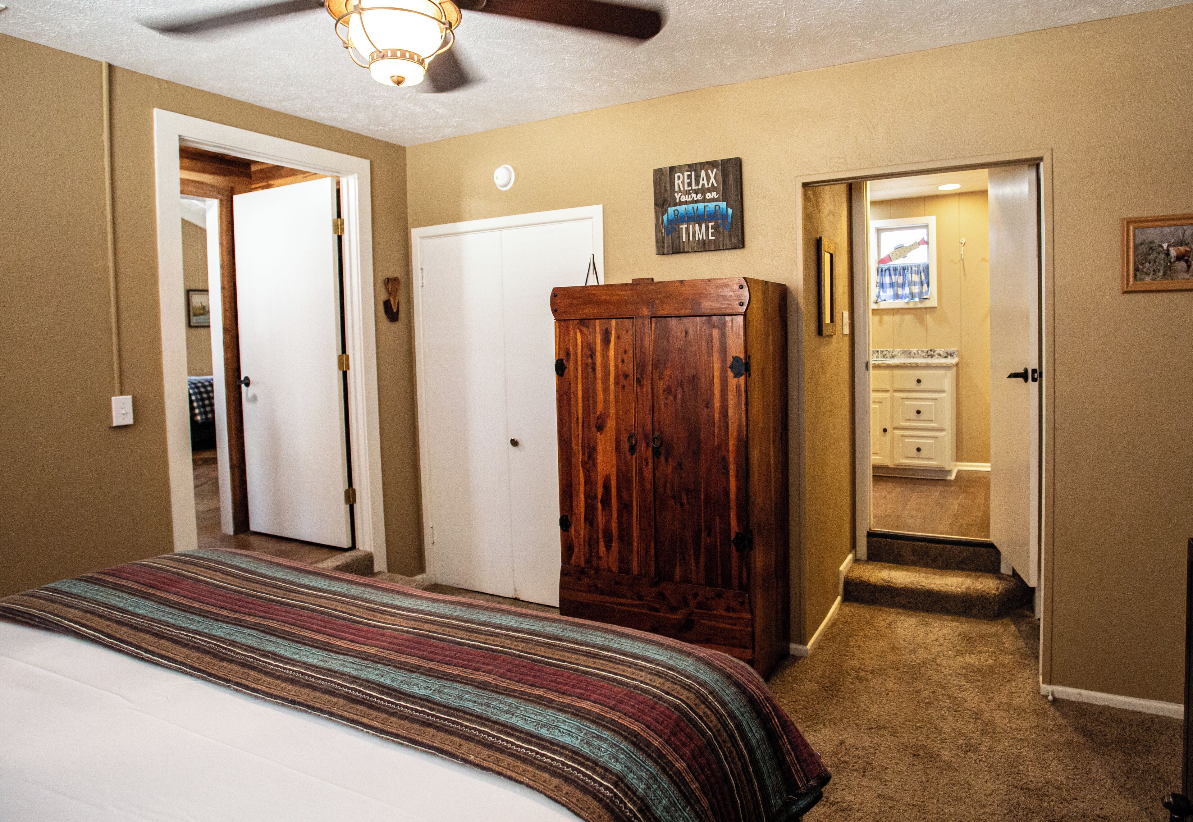 Cabin, 1 Bedroom, Non Smoking, Kitchenette | Individually decorated, individually furnished, iron/ironing board