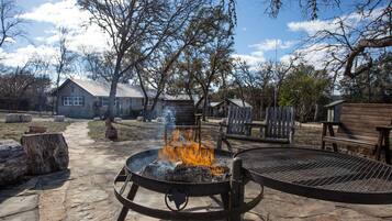 Cabin, 1 Bedroom, Non Smoking, Kitchenette | Terrace/patio