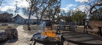 Cozy Cabin Retreat - 1BR Cabin w Nature
