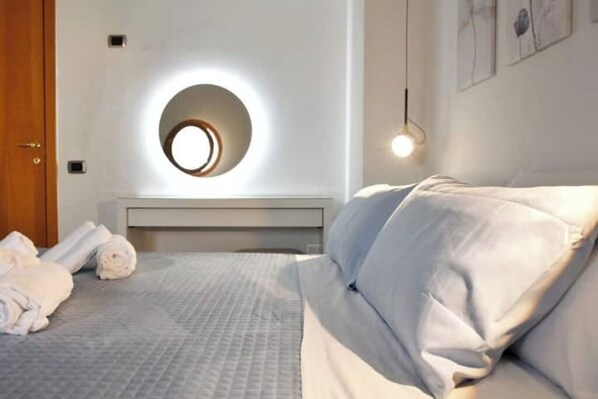 2 soverom, strykejern/-brett, reiseseng for barn og wi-fi (inkludert)