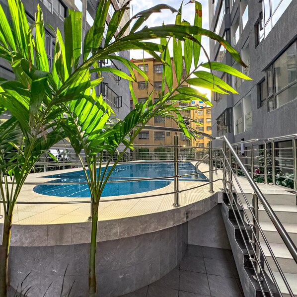 Pool - Elegant 2BR Lavington Apt w/ Gym and Swimming Pool (Nairobi)