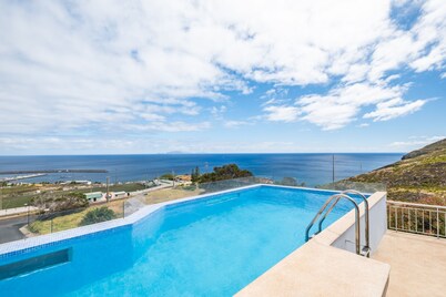 Villa Eastern Edge by Homie