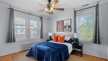 4 bedrooms, iron/ironing board, WiFi, bed sheets