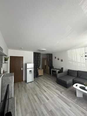 Living area - NEW! Your Taunusblick with indoor pool and sauna (Lahnstein)
