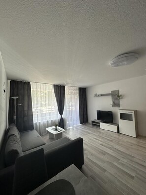 Living area - NEW! Your Taunusblick with indoor pool and sauna (Lahnstein)