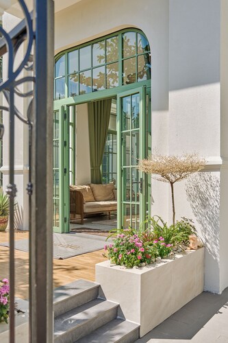 Luxury 4 bedroom Garden View Solar Villa - Tropical Garden Khem Beach