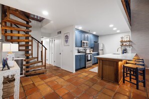 Fridge, microwave, oven, stovetop - 3-bedroom, Newly Renovated with Beach and Intercoastal Views! (Indian Shores)