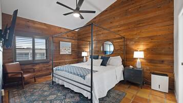 3 bedrooms, travel cot, free WiFi, bed sheets