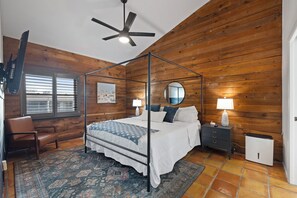 3 bedrooms, travel crib, free WiFi, bed sheets - 3-bedroom, Newly Renovated with Beach and Intercoastal Views! (Indian Shores)