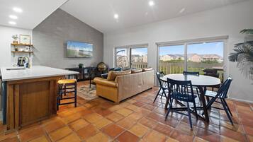 Smart-tv, tafelvoetbal en boeken