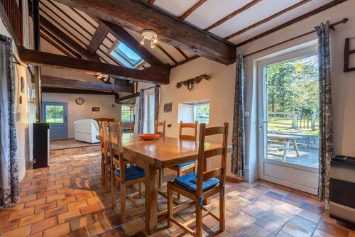 Gîte dans une charmante bergerie, immense terrain privé au cœur des Pyrénées