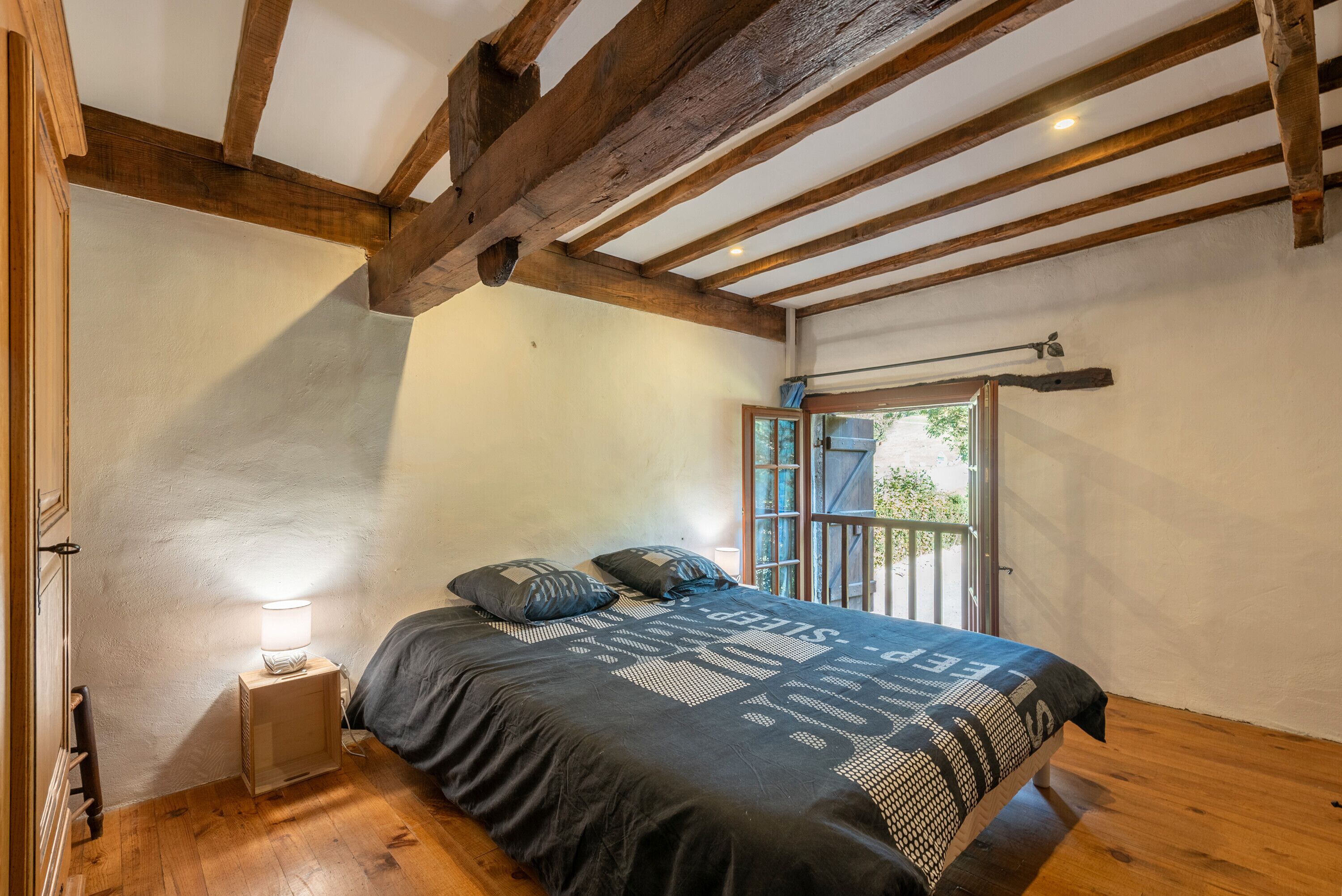 4 bedrooms, iron/ironing board