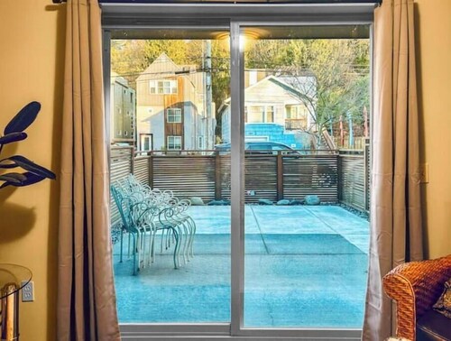 1/2 Block 2 Beach • Parking • Large Patio • EnSuite Bath