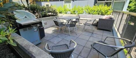 屋外ダイニングエリア