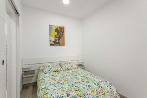 1 室のベッドルーム、アイロン / アイロン台、WiFi、ベッドシーツ
