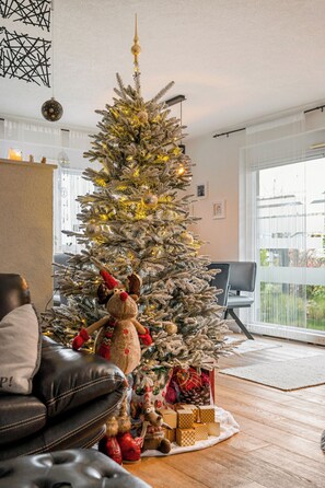 Interior - Retreat Living • Sauna - Garden - Parking lot (Bensheim)