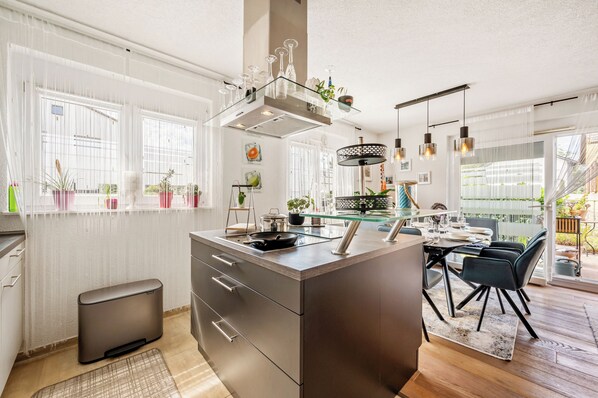 Microwave, oven, stovetop, dishwasher - Retreat Living • Sauna - Garden - Parking lot (Bensheim)