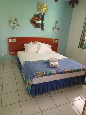 1 slaapkamer, een strijkplank/strijkijzer, wifi, beddengoed