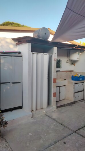 Terrace/patio - Holiday Home 'Terdom' with Private Terrace, Garden, and Air Conditioning (Terracina)