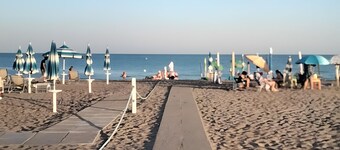 Holiday Home 'Terdom' with Private Terrace, Garden, and Air Conditioning