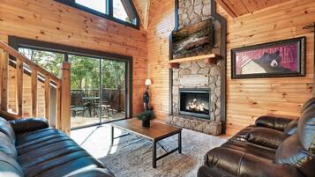 Smart-tv, een open haard, videospelletjes en een filmbibliotheek