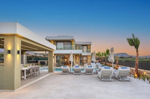 Outdoor dining - Divel Luxury Villas - Villa Inder with Heated Pool, by Estia (Agkisaras)