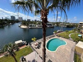 Superior Condo, Canal View | Terrace/patio