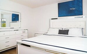 4 chambres, fer et planche à repasser, Wi-Fi, draps fournis