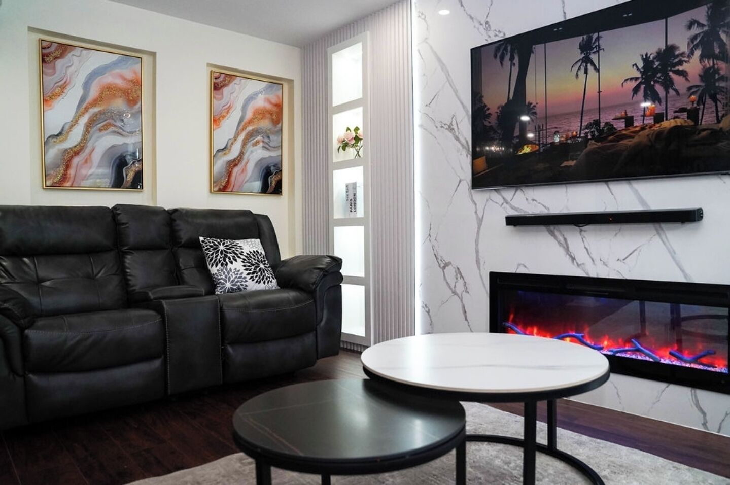 Televisión y chimenea 