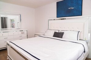 4 bedrooms, iron/ironing board, WiFi, bed sheets