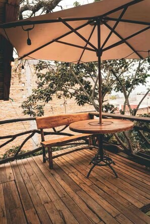 Habitación Confort, patio, vistas a la laguna | Escritorio y wifi gratis