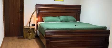 Basic Room, Patio | Desk, free WiFi