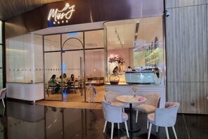 Coffee shop
