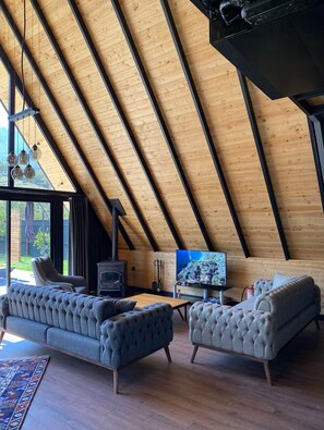 Bungalow, Bergblick | Wohnbereich | Kinderspielzeug